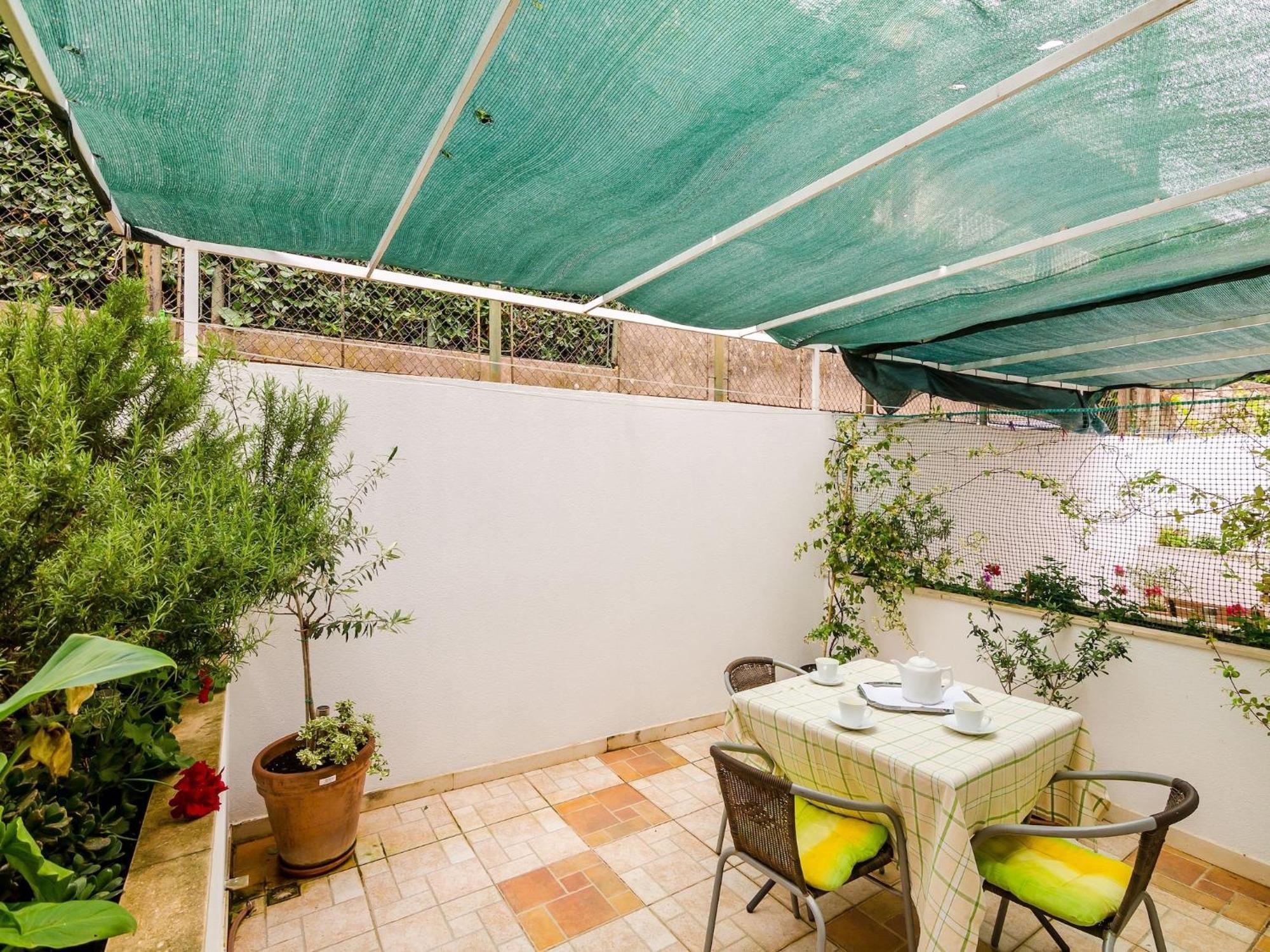 Captain - One Bedroom With Terrace 3 Adults Apartment *